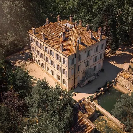 Chateau Des Alpilles 5*